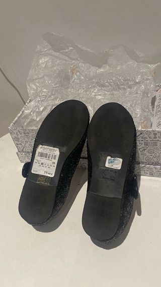 Merceditas niña negras brillantes talla 30
