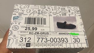 Merceditas niña negras brillantes talla 30