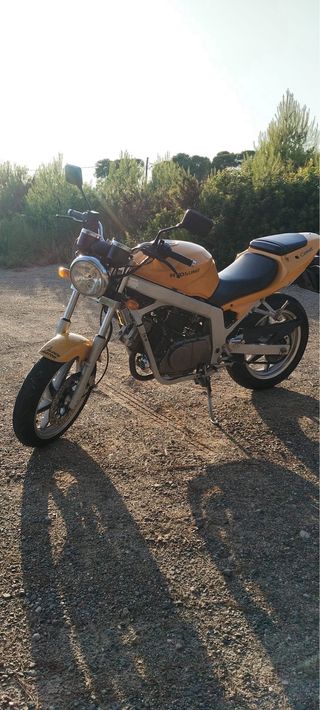 Hyosung Comet 125cc Amarilla 2008