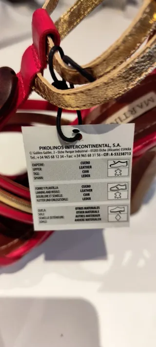 Zapatos de vestir Martinelli tacón alto dorados y