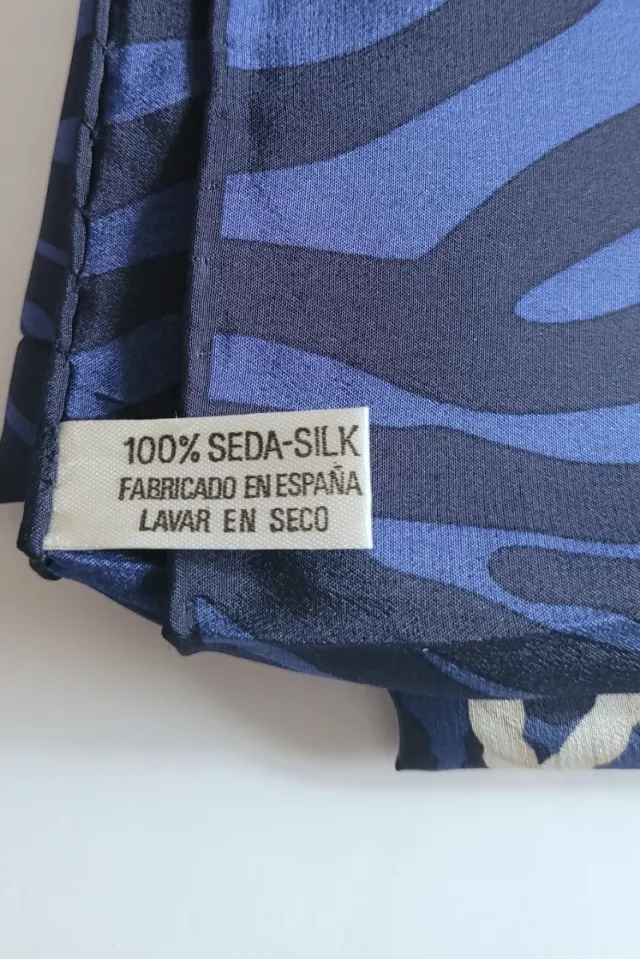 Pañuelo Pertegaz 100% seda y cordón gafas