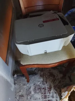 Impresora HP Gris y Blanca