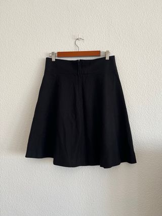 Falda vuelo negra