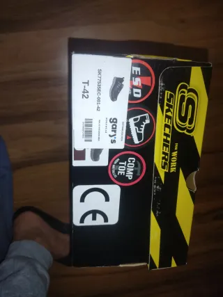 Zapatillas Skechers Negras y Grises