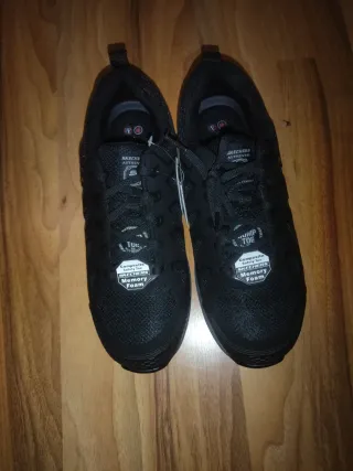 Zapatillas Skechers Negras y Grises