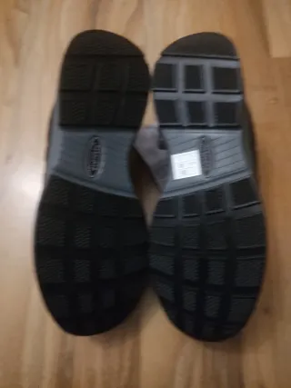 Zapatillas Skechers Negras y Grises