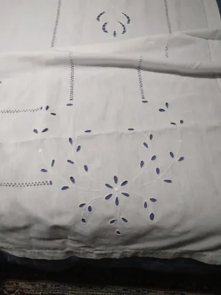 Tende in lino ricamo a mano