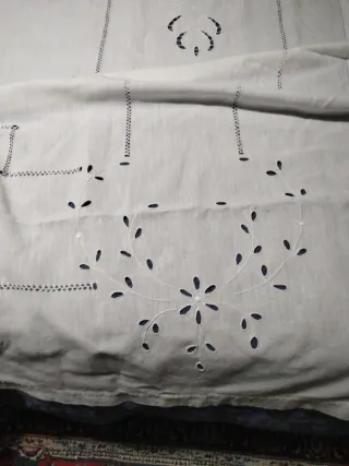 Tende in lino ricamo a mano