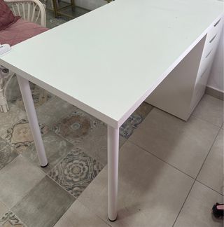 Tavolo da scrivania bianco IKEA