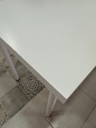 Tavolo da scrivania bianco IKEA