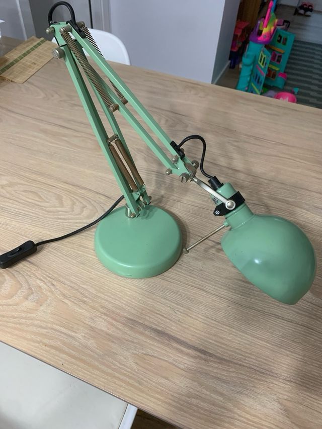 Lámpara flexo Ikea modelo FORSA