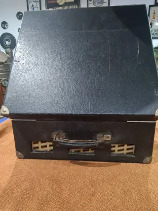 Giradischi vintage nero e beige