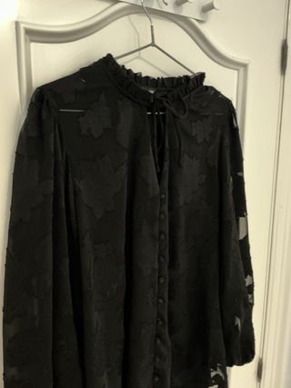 Blusa Next negra encaje semitransparente