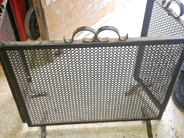 Protector chimenea metal negro