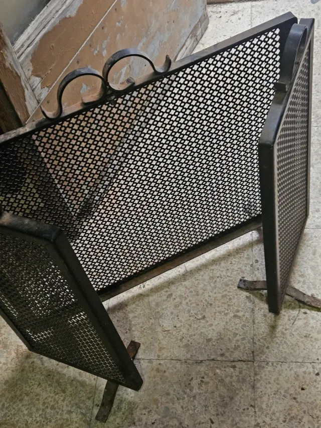 Protector chimenea metal negro