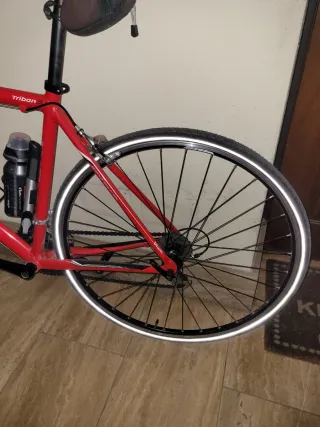 Bici da corsa rossa Btwin Triban 3