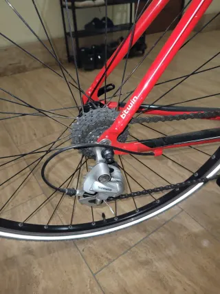 Bici da corsa rossa Btwin Triban 3