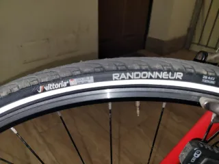 Bici da corsa rossa Btwin Triban 3