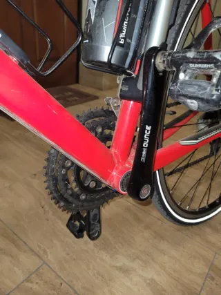 Bici da corsa rossa Btwin Triban 3