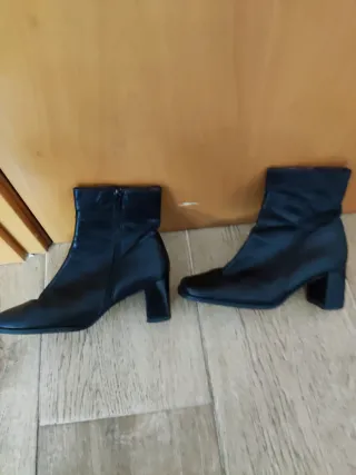 Botines negros tacón cuadrado