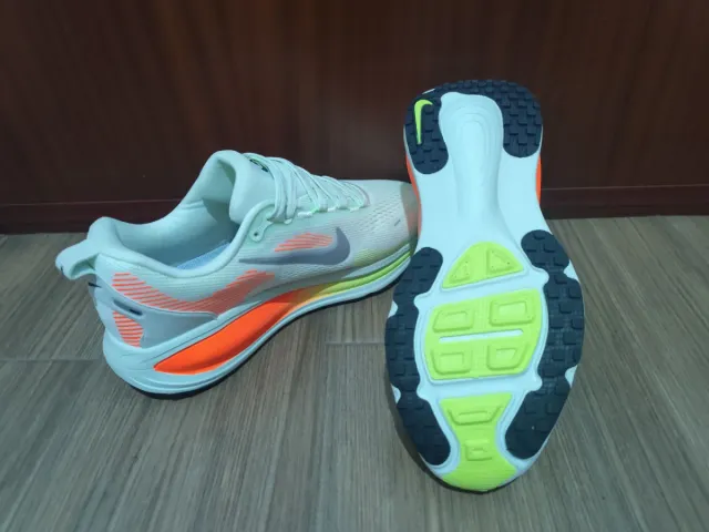 Nike Vomero 18