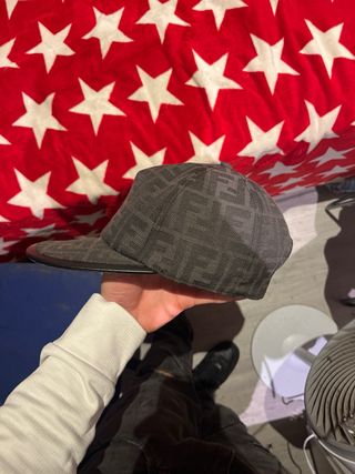 Gorra Fendi Negra FF