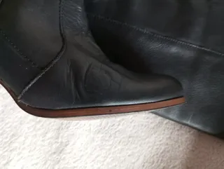 Botas de piel negras con tacón