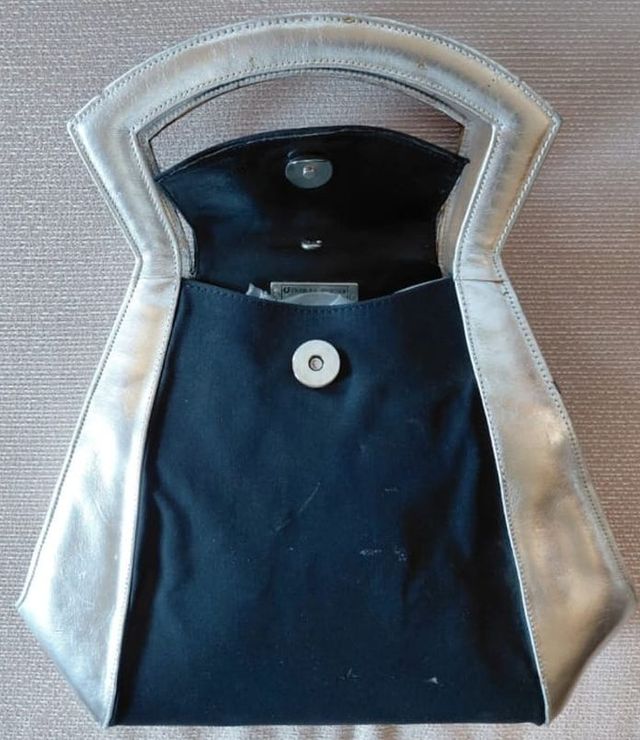 Bolso de fiesta Charles Jourdan negro y plata