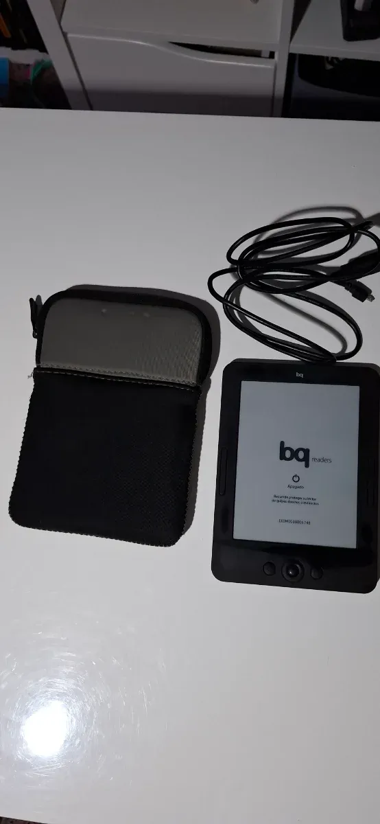 Ebook bq Cervantes 2 con funda y cable