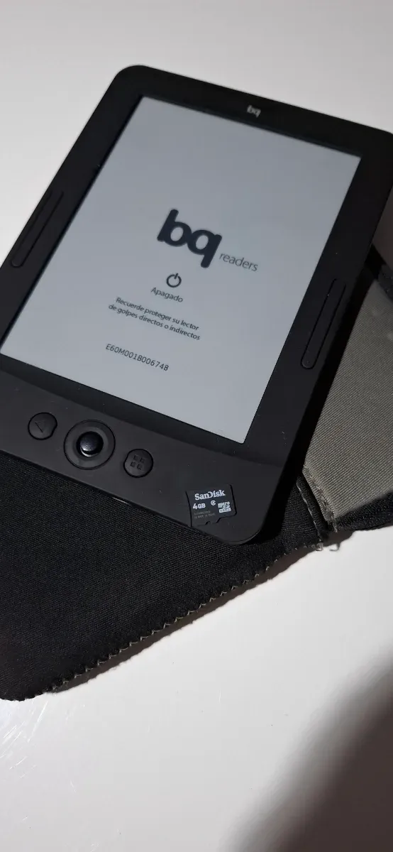 Ebook bq Cervantes 2 con funda y cable