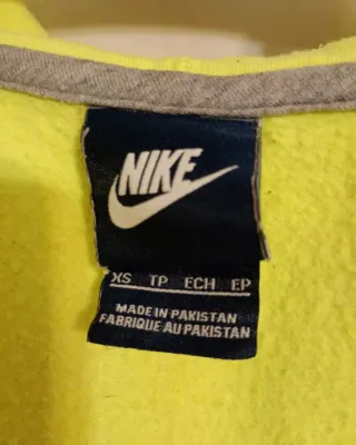 Sudadera Nike con capucha y cremallera