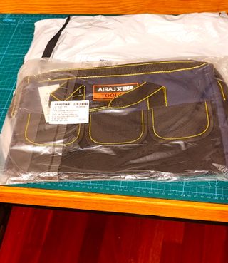 Bolsa porta herramientas AIRAJ 16" azul. NUEVA.