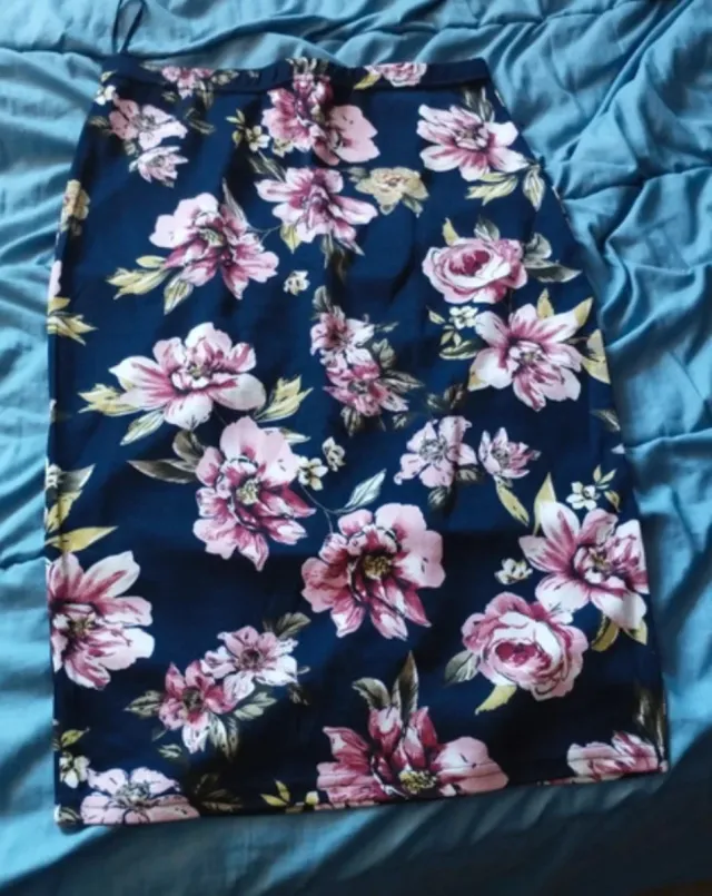 Falda Shein Estampado Floral Azul y Rosa