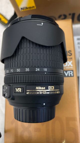 Cámara Nikon D3100 + Nikon 35mm y 18-105.Perfectos