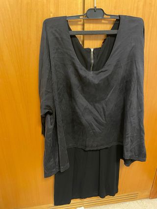 Blusa larga negra con cremallera