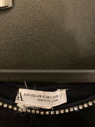 Top manga larga pedrería Zara