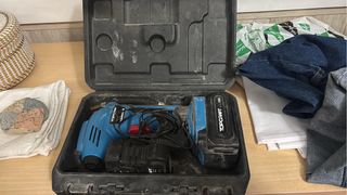 Mini taladro y compresor de aire