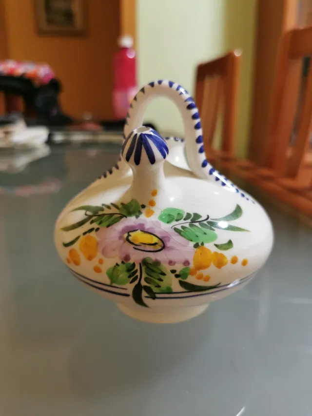 Botijo pequeño decorativo pintado a mano