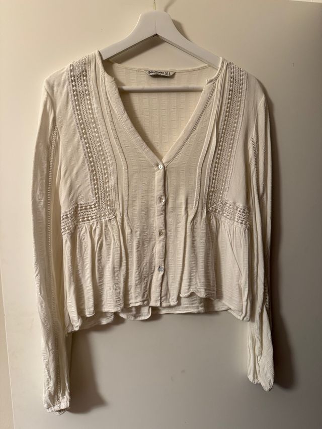 Blusa Stradivarius blanca manga larga