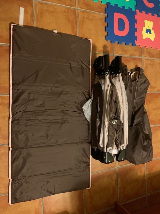 Parque infantil o cuna de viaje