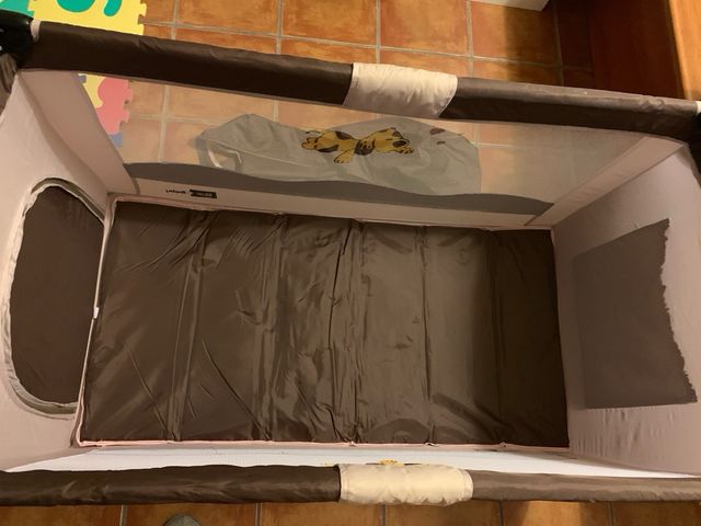 Parque infantil o cuna de viaje