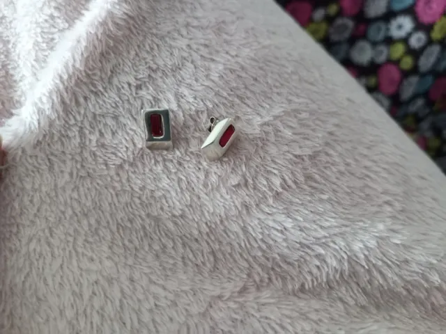 Orecchini in argento con pietra stile rubino