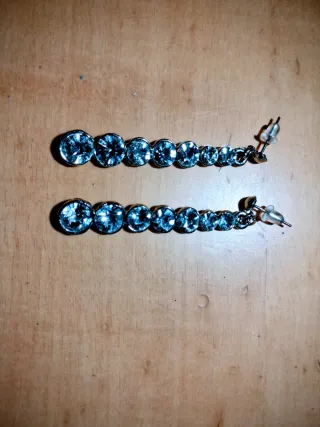 Pendientes largos bisutería con brillantes