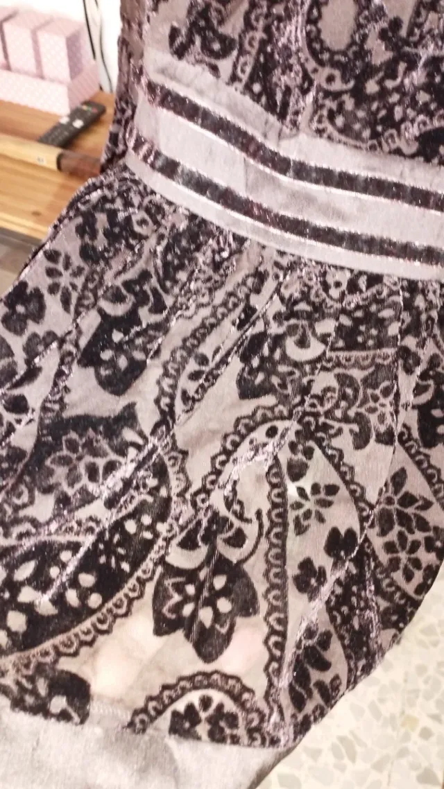 Falda midi estampada terciopelo marrón chocolate