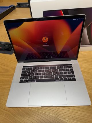 MacBook Pro 15 i7 1TB 16GB Plata batería nueva