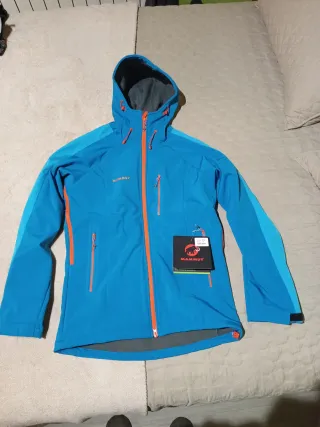 Chaqueta Mammut azul y naranja