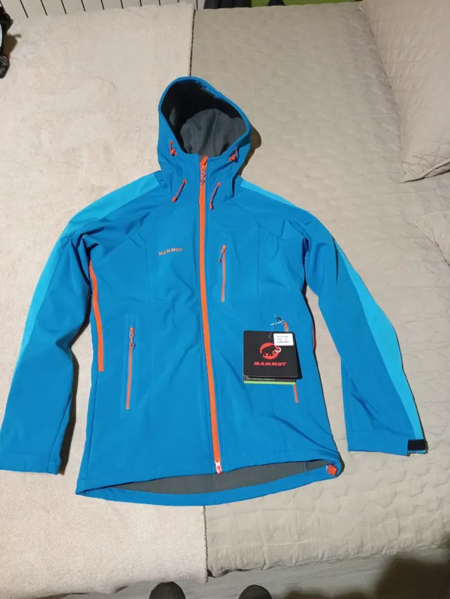 Chaqueta Mammut azul y naranja