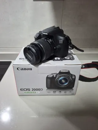 Canon EOS 2000D EF-S 18-55mm Kit