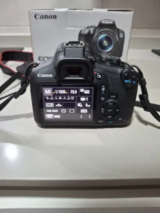 Canon EOS 2000D EF-S 18-55mm Kit