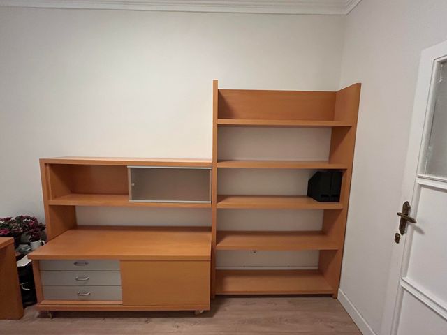 Libreria e credenza in legno e vetro